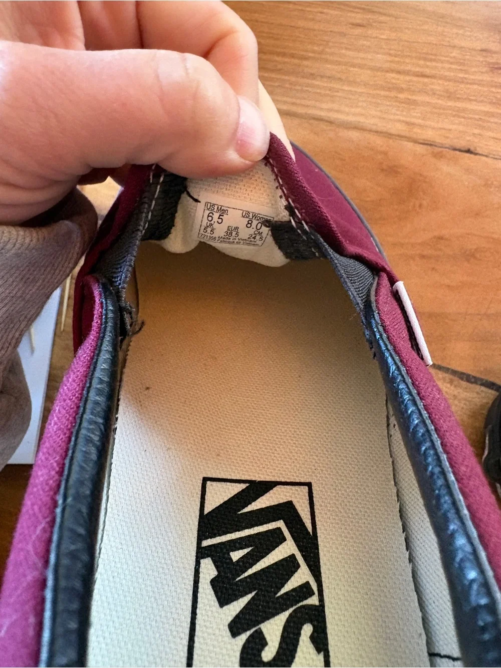 Vans Slip-On Canvas Sneakers in Burgundy - never worn